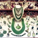 Risques spécifiques à la joaillerie : quelles assurances prévoir